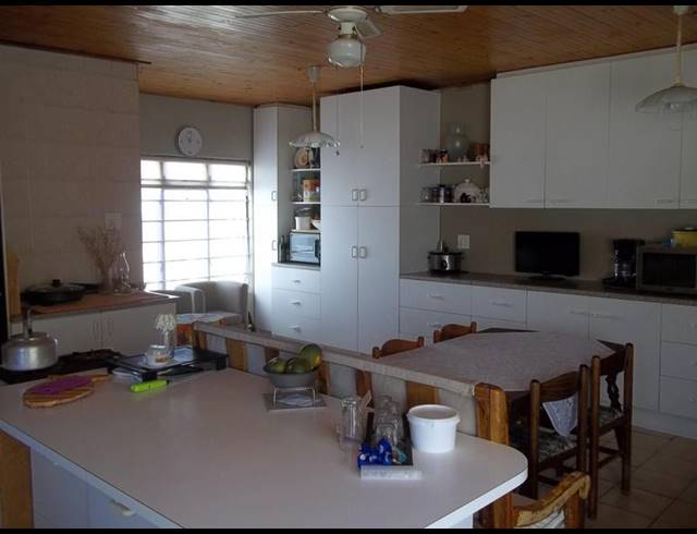 4 BEDROOM HOUSE FOR SALE IN GANSBAAI CENTRAL